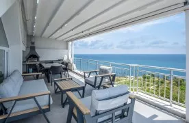 6-kamer Appartement in een aan zee wooncomplex in Antalya.