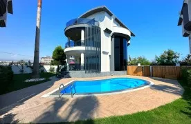 Ruim villa met een Modern design in Alanya te koop