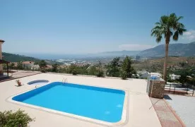 Gemeubileerd 3+1 villa met zeezicht te koop - Alanya Kargicak