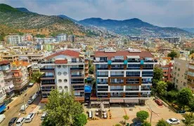 Gemeubileerd 1+1 Appartement met Zwembad in Cleopatra centrum van Alanya