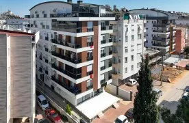 Modern 2+1 Gemeubileerd Appartement in Centraal Antalya