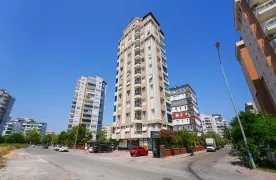 Ruim 3+1 Appartement met zeezicht in Antalya