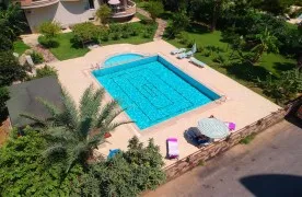 te koop 2+1 Appartement met Zwembad nabij het Strand in Mahmutlar
