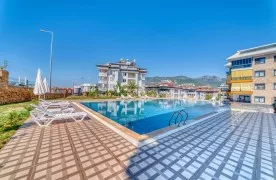 te koop Luxe 3+1 Duplex in Oba, Alanya met Zee uitzichten