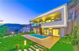 te koop 4+1 Vrijstaande villa met Zwembad in Alanya Bektas