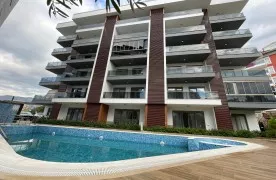 te koop 1+1 Appartement in Tosmur Alanya met Swimming Zwembad sauna