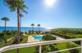 2+1 Beachfront zeezicht Appartement te koop in Demirtas Alanya