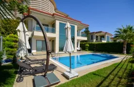 Ruim 4+1 villa in Kargicak, Alanya met Luxe voorzieningen