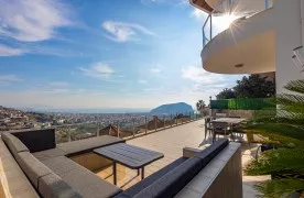 te koop: 3+1 Vrijstaande villa met zeezicht in Alanya Tepe