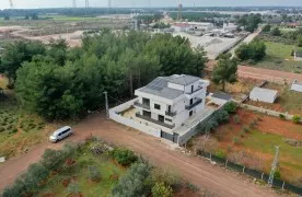 Luxe 7+1 Vrijstaande villa te koop in Antalya Döşemealtı