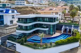 Exclusief 6+1 villa te koop in Alanya Kargicak