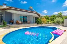 Ruim 6+2 villa te koop in Alanya Oba – Zee & City uitzichten
