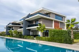 Luxe 3+2 triplex villa met Smart Woning System in Antalya