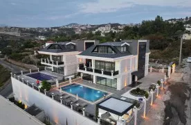 Luxe 4+2 villa te koop in Alanya Kargicak met Zee uitzichten