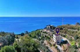 Vrijstaand 3+1 villa te koop in Alanya Uğrak