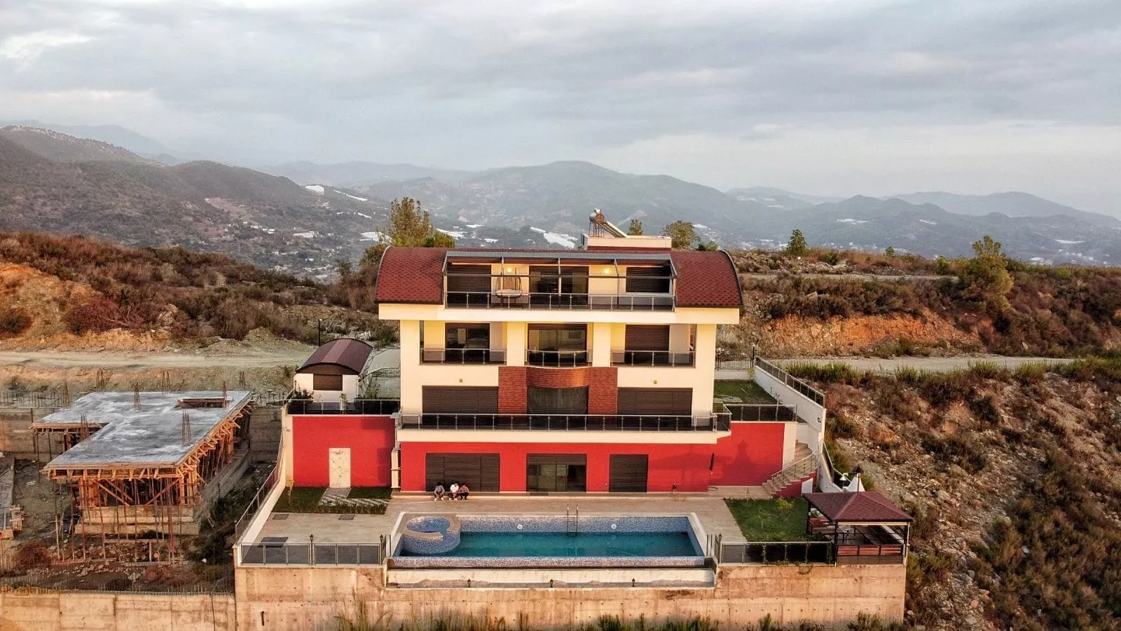Luxury Furnished Villa for Sale in Alanya Kargicak, 703 m²