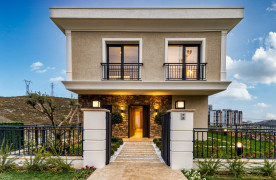 Luxe 5+1 villa te koop in Bahçeşehir, Alya Tuin
