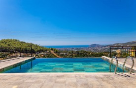villa te koop in Alanya Kızılcaşehir met Zwembad & zeezicht