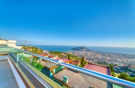 Luxe 5+1 triplex villa te koop in Bektaş Alanya