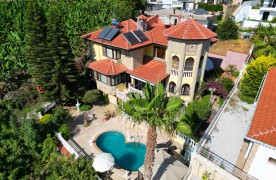 zeezicht villa te koop in Alanya Mahmutlar 3 kamers Modern