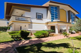 Gemeubileerd 4+1 Golf villa te koop in Antalya Belek